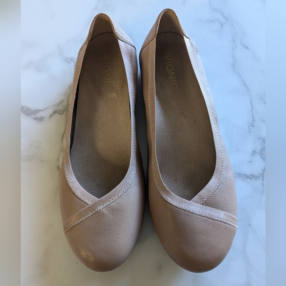 Vionic Caroll Ballet Flat, New Without Box- Tan, Size 9 (EU 41) - Picture 3 of 4